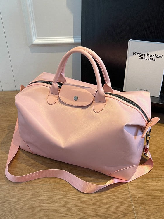 The Commuter Tote | Lightweight Nylon Barrel Bag | Effortlessly Global
