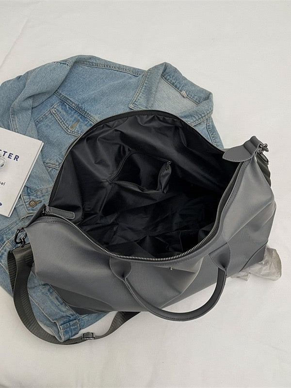 The Commuter Tote | Lightweight Nylon Barrel Bag | Effortlessly Global