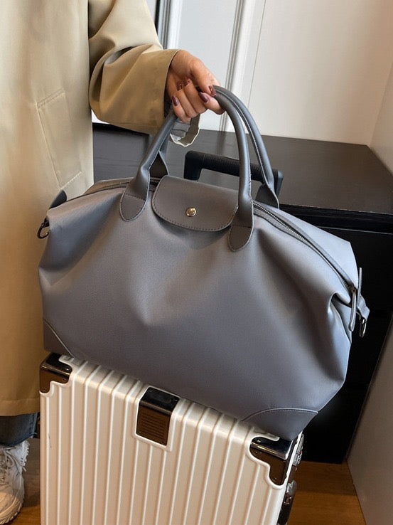The Commuter Tote | Lightweight Nylon Barrel Bag | Effortlessly Global