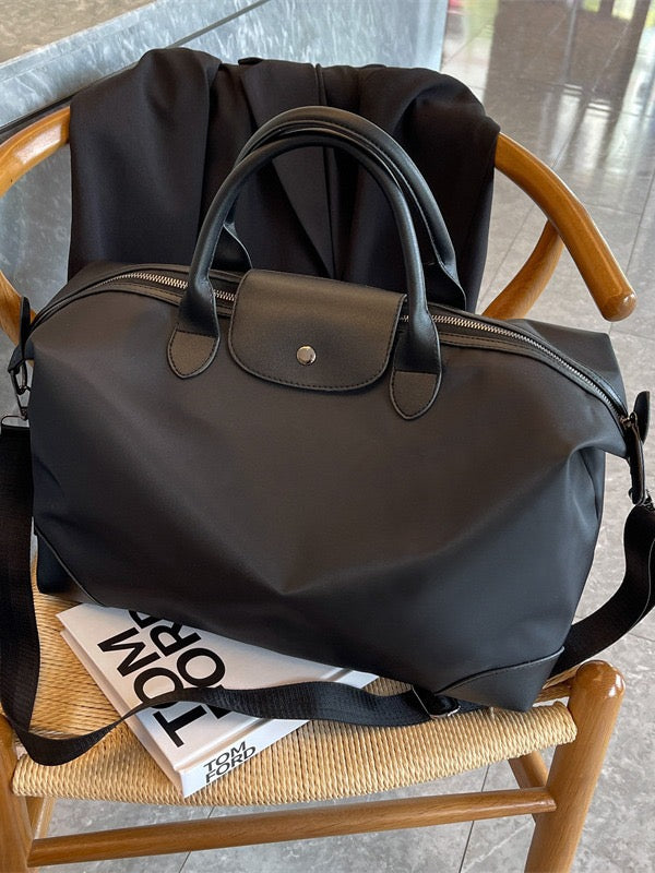The Commuter Tote | Lightweight Nylon Barrel Bag | Effortlessly Global