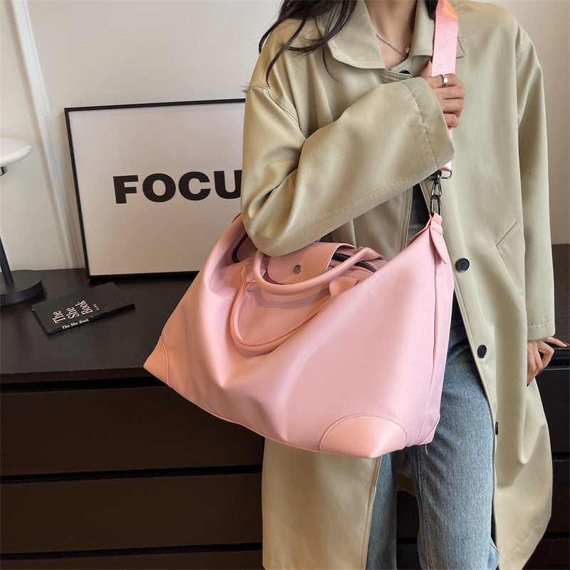 The Commuter Tote | Lightweight Nylon Barrel Bag | Effortlessly Global