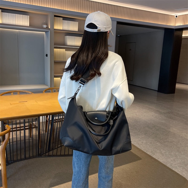 The Commuter Tote | Lightweight Nylon Barrel Bag | Effortlessly Global