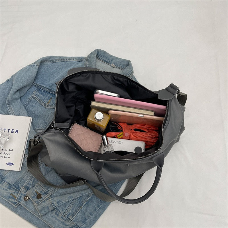 The Commuter Tote | Lightweight Nylon Barrel Bag | Effortlessly Global