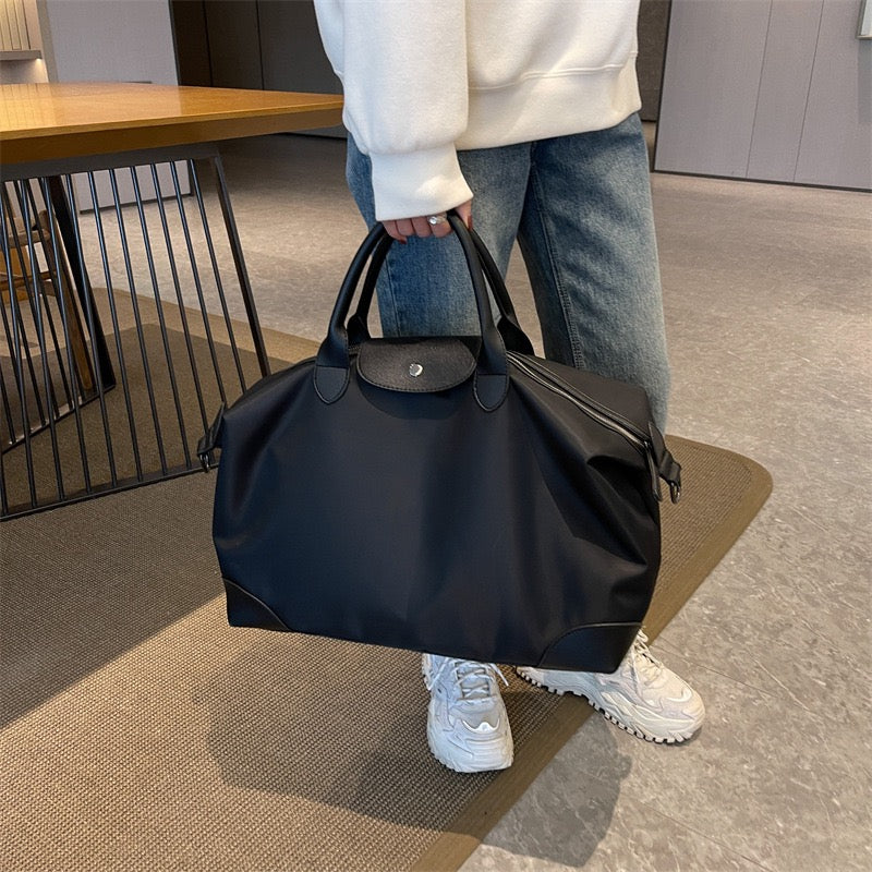 The Commuter Tote | Lightweight Nylon Barrel Bag | Effortlessly Global