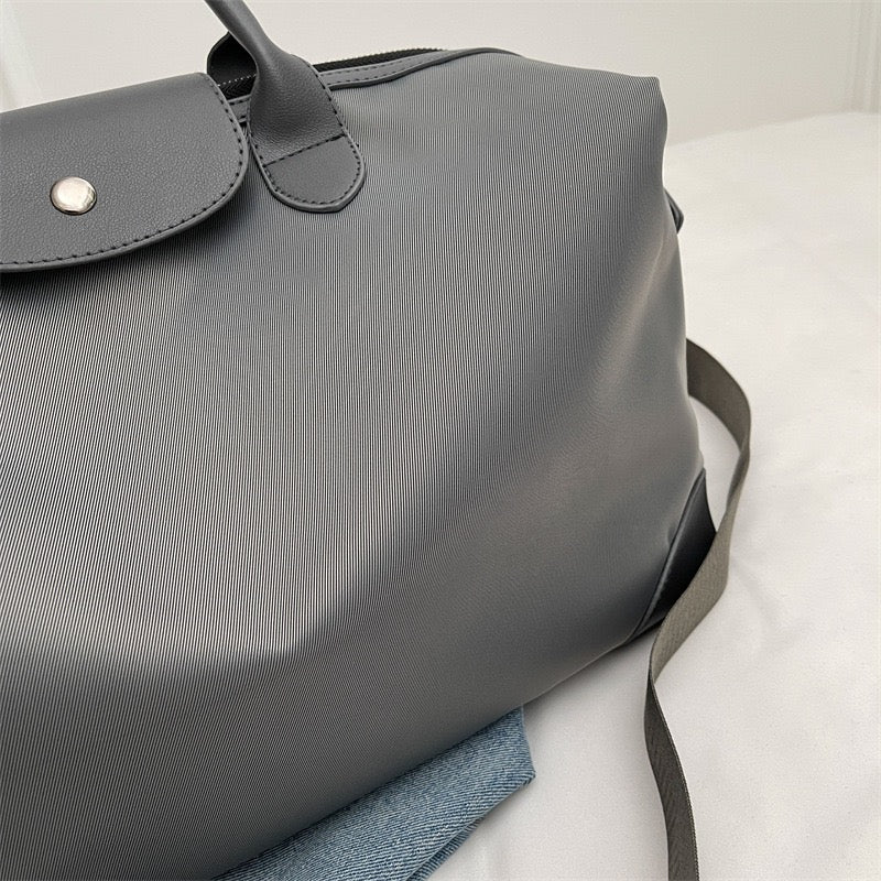 The Commuter Tote | Lightweight Nylon Barrel Bag | Effortlessly Global