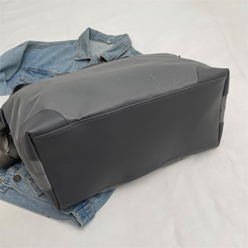 The Commuter Tote | Lightweight Nylon Barrel Bag | Effortlessly Global